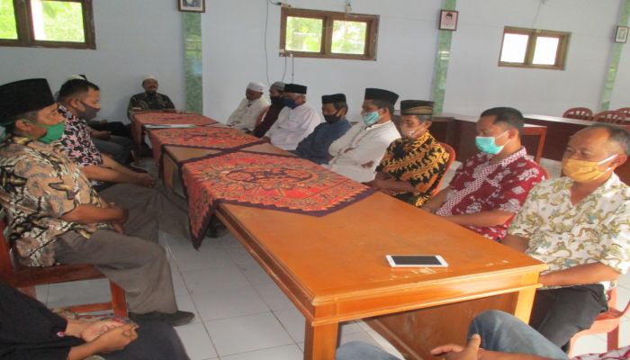 Pemdes Jatiluhur Menyalurkan Bantuan untuk TPQ 01